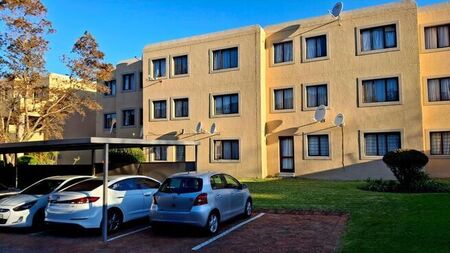 2 Bedroom apartment to rent in Weltevreden Park, Roodepoort