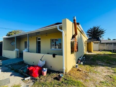 3 Bedroom house to rent in Wetton, Cape Town