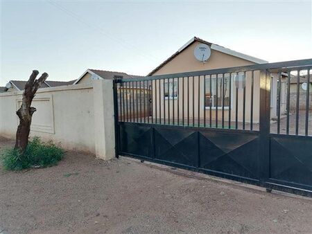 2 Bedroom House in Protea Glen