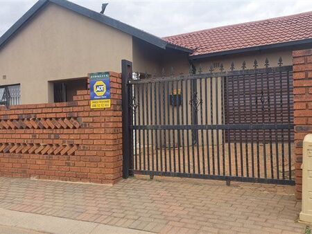 3 Bedroom House in Protea Glen