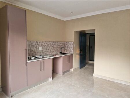 1 Bedroom Apartment in Gallo Manor