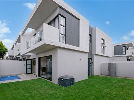 3 Bedroom Cluster in Bryanston