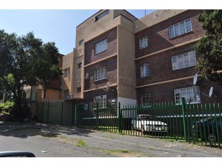 2 Bedroom Flat in Rosettenville