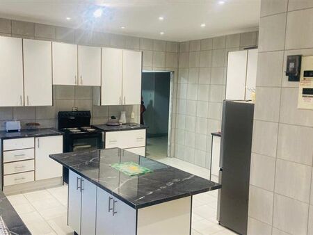 4 Bedroom House in Ridgeway