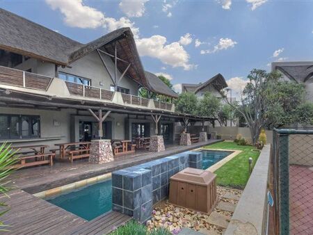 2 Bedroom Apartment in Douglasdale