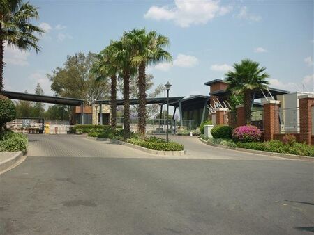 2 Bedroom Apartment in Douglasdale