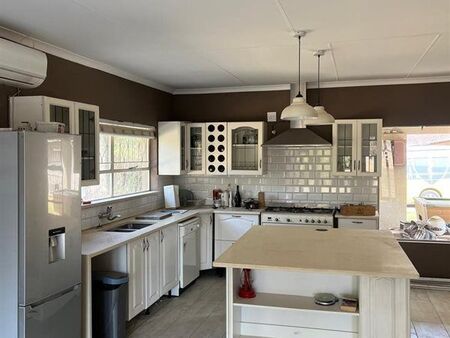 4 Bedroom House in Henley on Klip