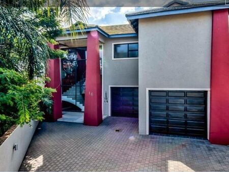 0.5 Bedroom House in Glen Marais