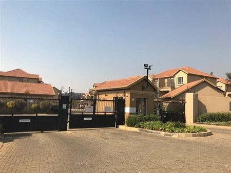 2 Bedroom Townhouse in Pomona Ah