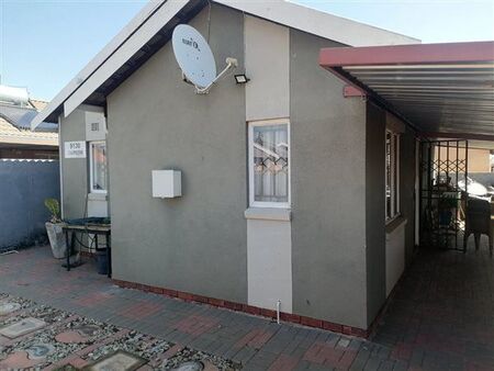 2 Bedroom House in Windmill Park