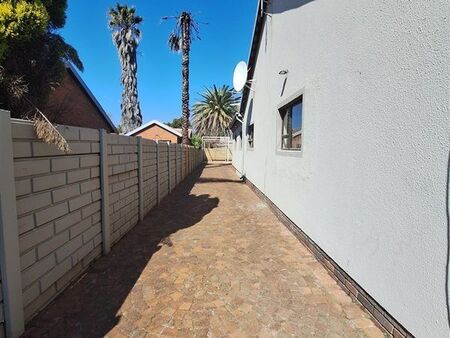 2 Bedroom House in Mayberry Park