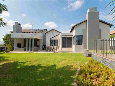 5 Bedroom House in Copperleaf