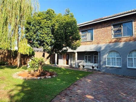 4 Bedroom House in Erasmia
