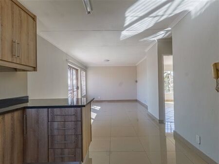 2 Bedroom Apartment in Rooihuiskraal North