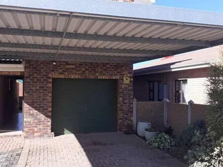 2 Bedroom Flat in Wavecrest