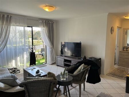 2 Bedroom Apartment in Somerset West Central