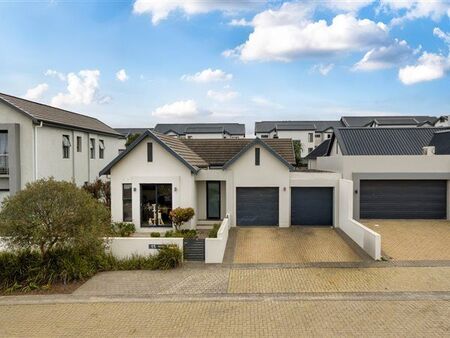 4 Bedroom House in Sitari
