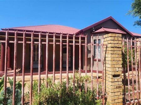 3 Bedroom House in Diamant Park