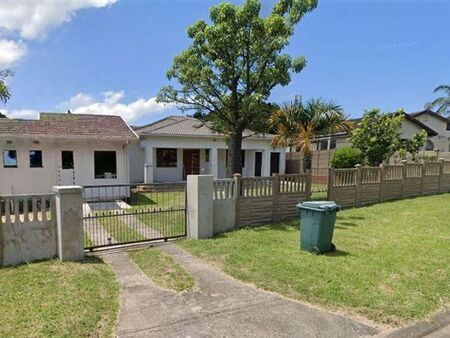 1 Bedroom Apartment in Arboretum