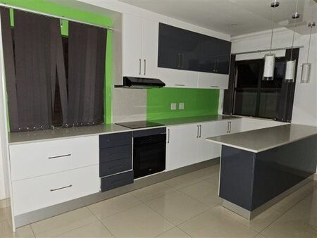 1.5 Bedroom Duplex in Somerset Park