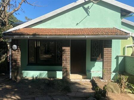 1 Bedroom Apartment in Cowies Hill Park