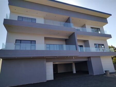 3 Bedroom Flat in Bluff