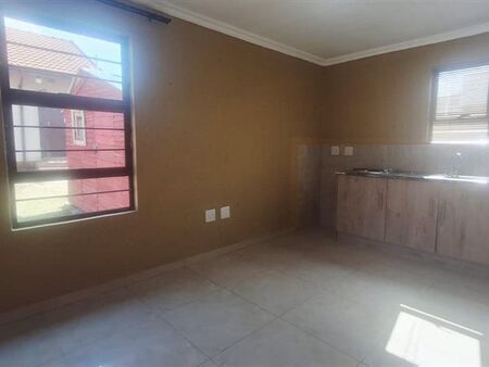 1 Bedroom Apartment in Witpoortjie