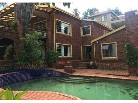 4 Bedroom House in Helderkruin