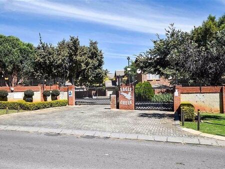 2 Bedroom Townhouse in Wilgeheuwel