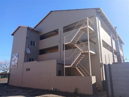 2 Bedroom Apartment in Witpoortjie