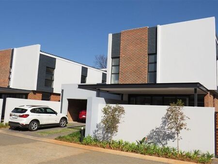 4 Bedroom House in Lynnwood Glen