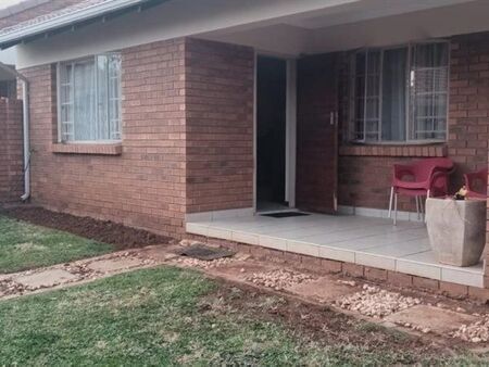 3 Bedroom Townhouse in Mooikloof Ridge