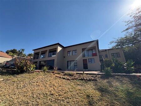 4 Bedroom House in Lynnwood Manor