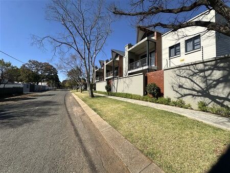 2 Bedroom Apartment in Menlo Park