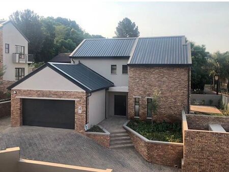 3 Bedroom Cluster in Waterkloof Ridge