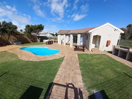 2 Bedroom Apartment in Milnerton Central