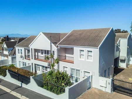 3 Bedroom Duplex in Wynberg Upper