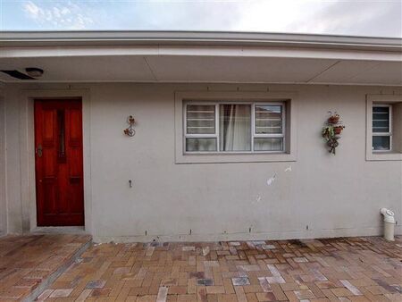 1 Bedroom Apartment in Sybrand Park