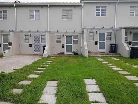 2 Bedroom House in Bardale Village
