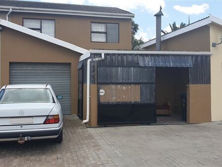 2 Bedroom House in Belmont Park