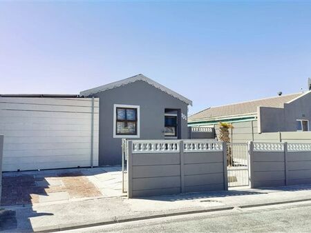 3 Bedroom House in Strandfontein