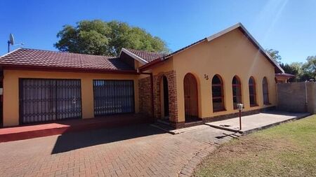 3 Bedroom house to rent in Fichardt Park, Bloemfontein