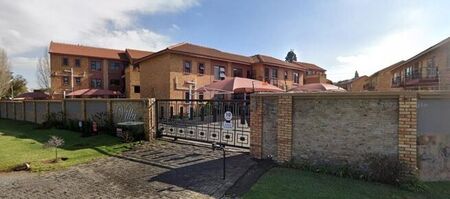 2 Bedroom townhouse - sectional to rent in Brackendowns, Alberton