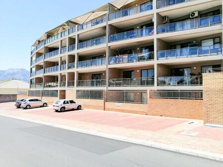 2 Bedroom apartment to rent in Paarl Central