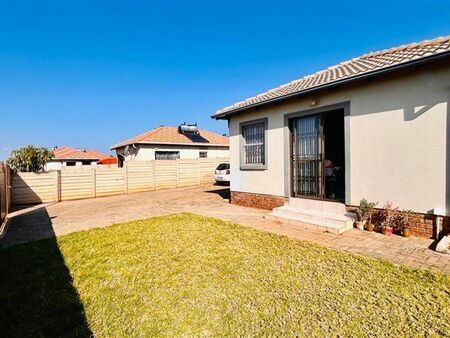 2 Bedroom House in The Orchards