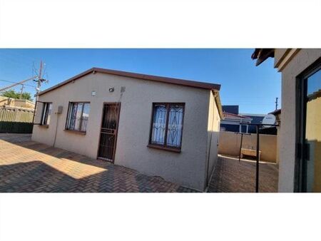 3 Bedroom House in Protea Glen