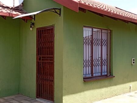 2 Bedroom House in Protea Glen