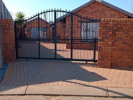 3 Bedroom House in Protea Glen