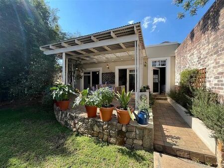 2 Bedroom House in Parktown North