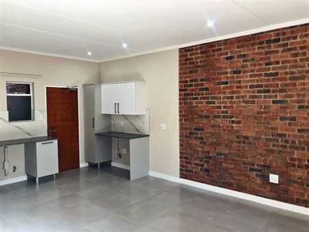 2 Bedroom Apartment in Craighall Park